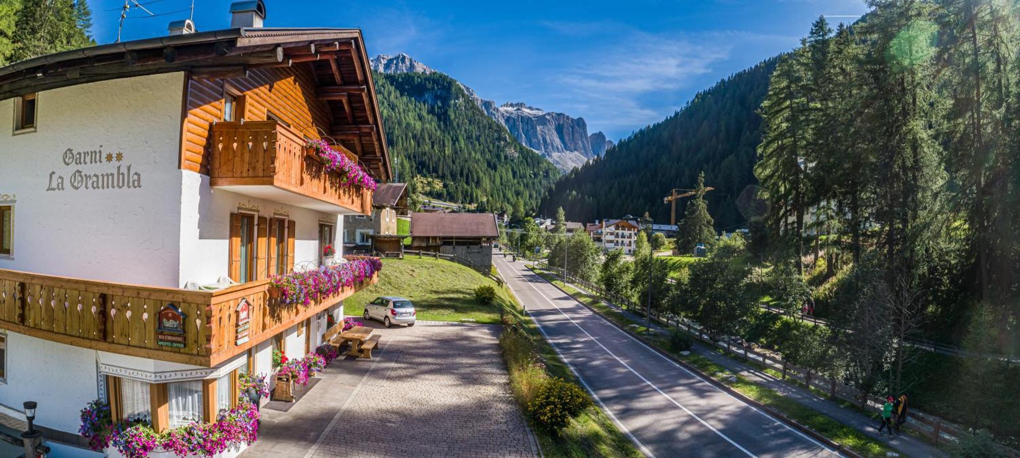 Garni La Grambla Hotel Selva di Val Gardena Exterior photo